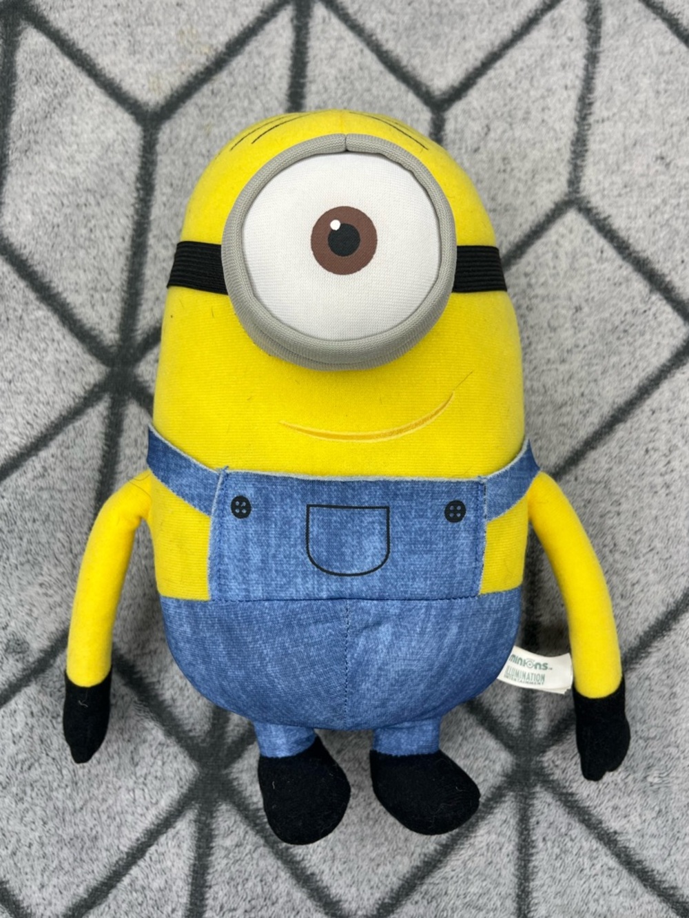 Despicable Me Minions Stuart The Minion Medium Plush Toy Stuffed Animal 2015 9”